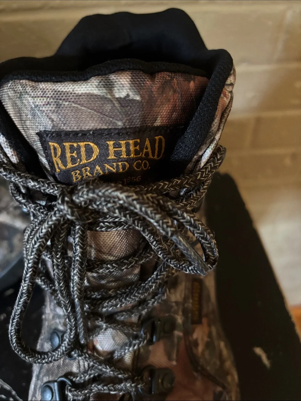 RedHead men hunting